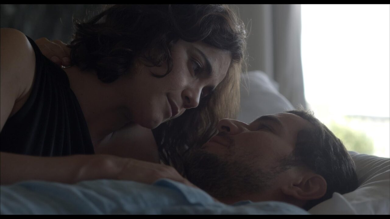 still de divulgação de Latitudes (2014)